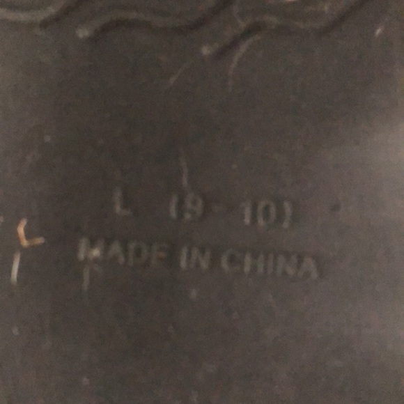 LEOPARD PRINT FUZZY SLIPPERS • Sz 9-10 - Picture 9 of 11